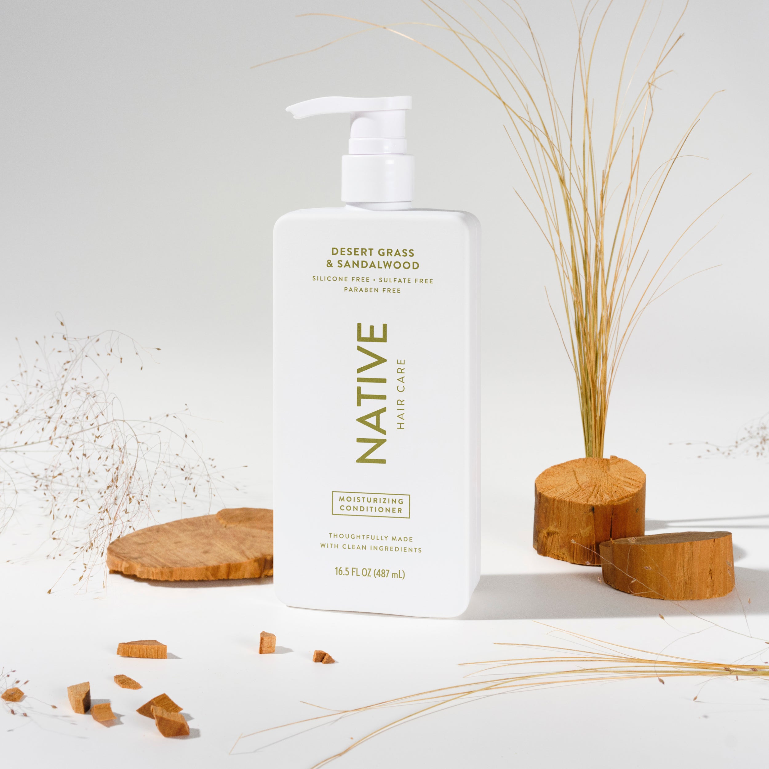 Desert Grass and Sandalwood Moisturizing Conditioner Classic 16.5oz Care Collection
